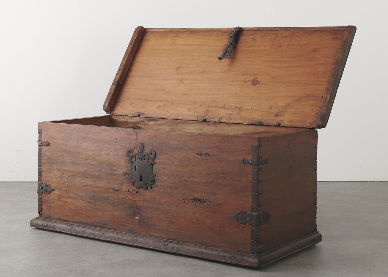 MEXICAN TRUNK, 18th C